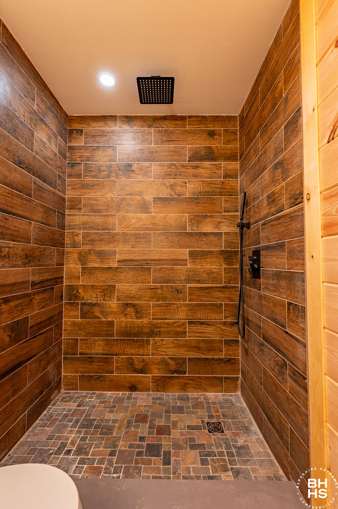 Lake Placid, New York 12946, United States, 5 Bedrooms Bedrooms, ,4 BathroomsBathrooms,Residential,Active,5111