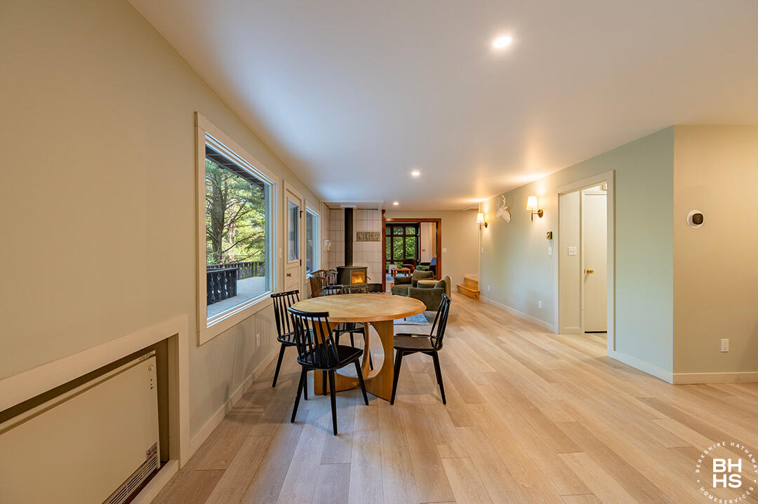 Jay, New York 12941, United States, 4 Bedrooms Bedrooms, ,3 BathroomsBathrooms,Residential,Active,209011