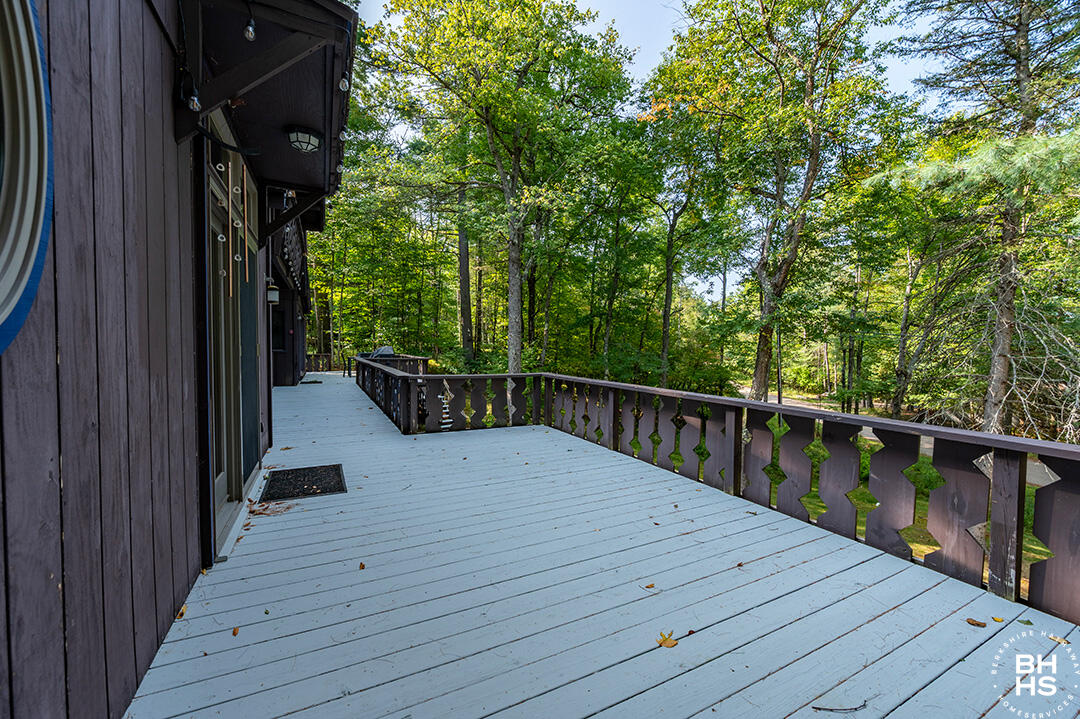 Jay, New York 12941, United States, 4 Bedrooms Bedrooms, ,3 BathroomsBathrooms,Residential,Active,209011