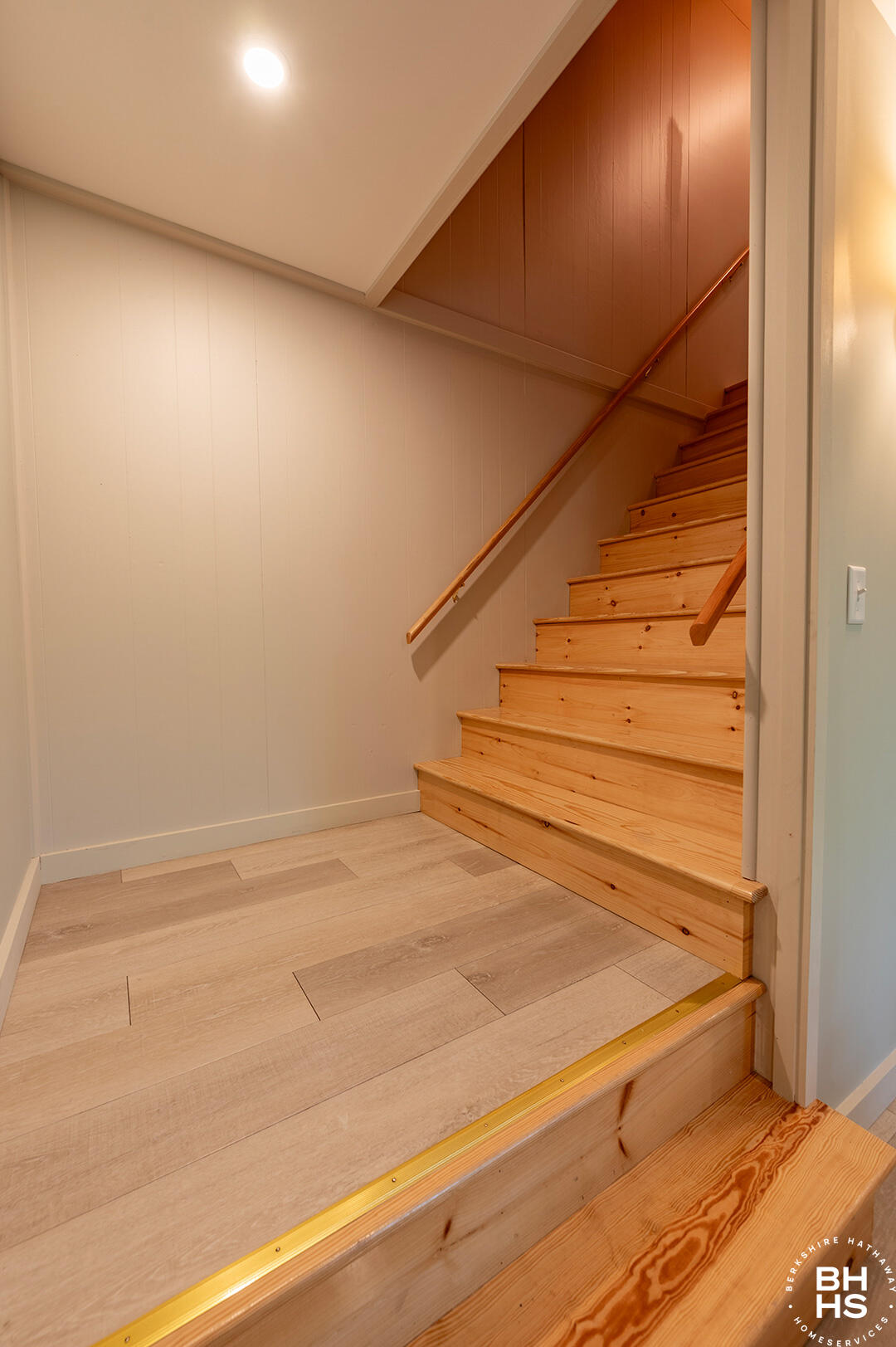 Jay, New York 12941, United States, 4 Bedrooms Bedrooms, ,3 BathroomsBathrooms,Residential,Active,209011