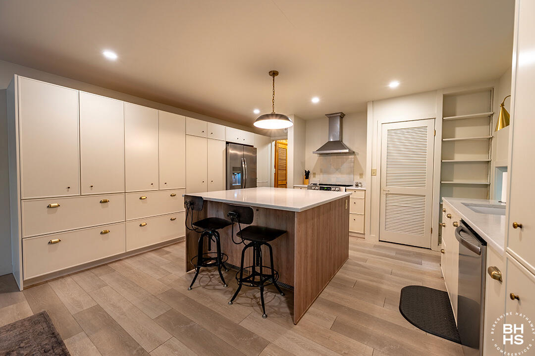 Jay, New York 12941, United States, 4 Bedrooms Bedrooms, ,3 BathroomsBathrooms,Residential,Active,209011