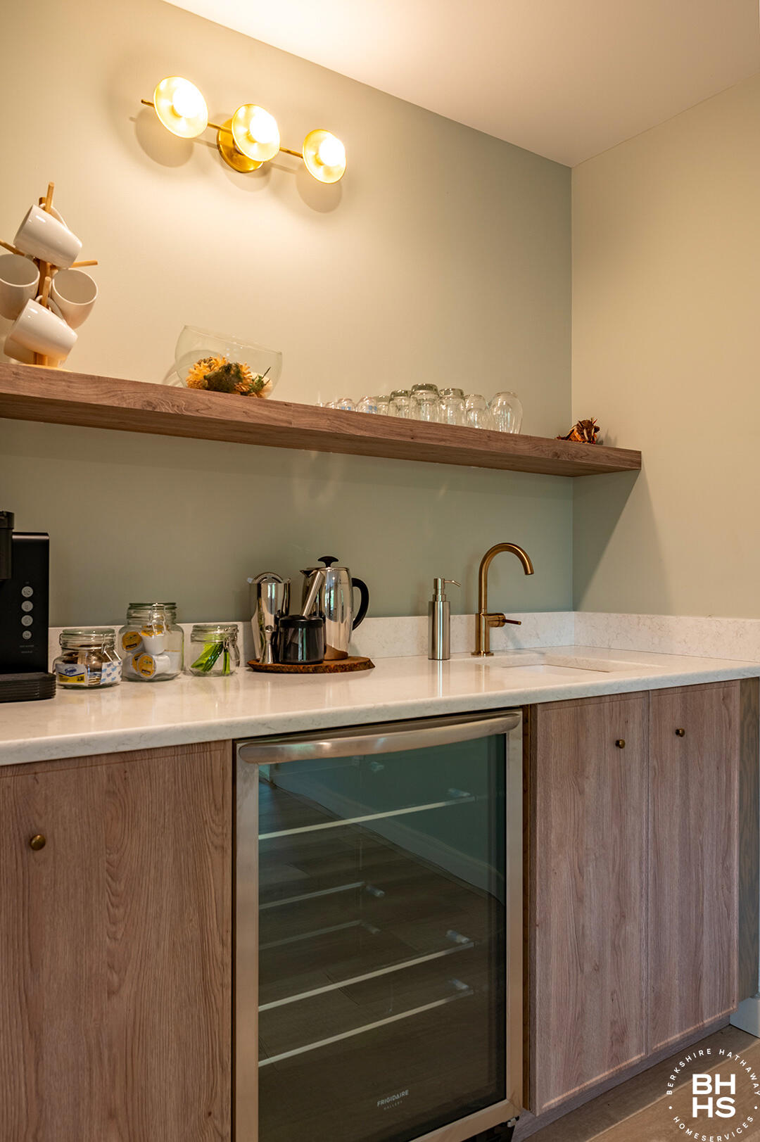 Jay, New York 12941, United States, 4 Bedrooms Bedrooms, ,3 BathroomsBathrooms,Residential,Active,209011