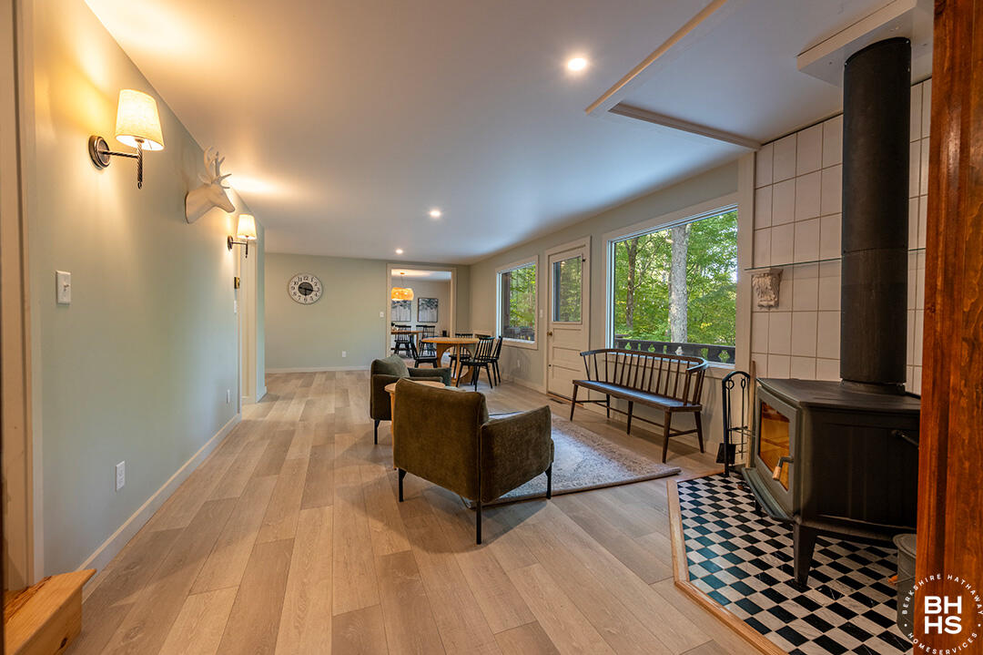 Jay, New York 12941, United States, 4 Bedrooms Bedrooms, ,3 BathroomsBathrooms,Residential,Active,209011