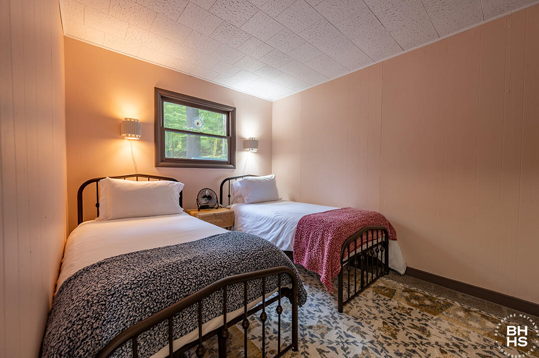 Jay, New York 12941, United States, 4 Bedrooms Bedrooms, ,3 BathroomsBathrooms,Residential,Active,209011