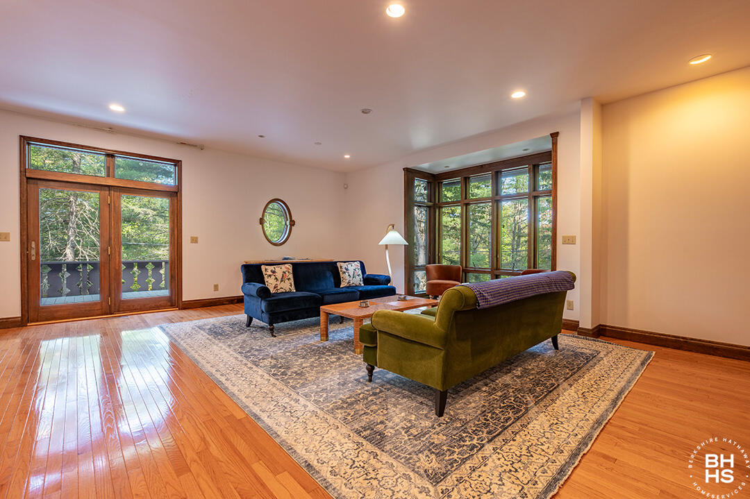 Jay, New York 12941, United States, 4 Bedrooms Bedrooms, ,3 BathroomsBathrooms,Residential,Active,209011