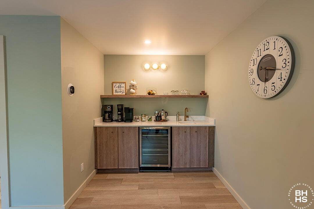 Jay, New York 12941, United States, 4 Bedrooms Bedrooms, ,3 BathroomsBathrooms,Residential,Active,209011