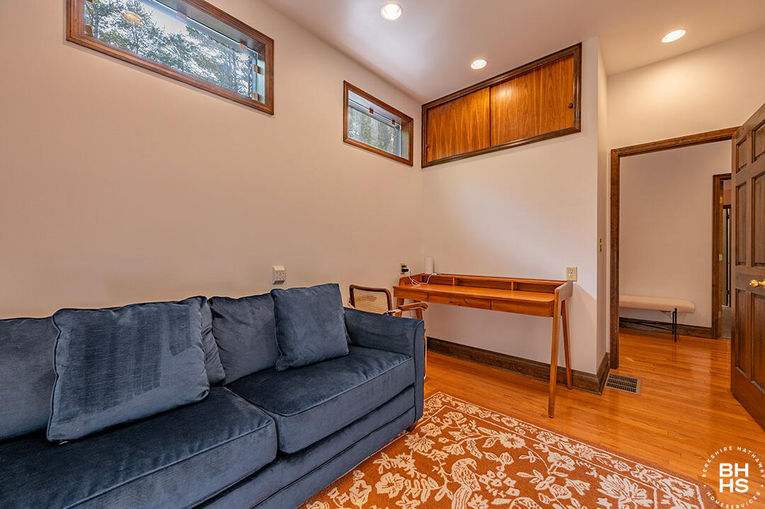 Jay, New York 12941, United States, 4 Bedrooms Bedrooms, ,3 BathroomsBathrooms,Residential,Active,209011