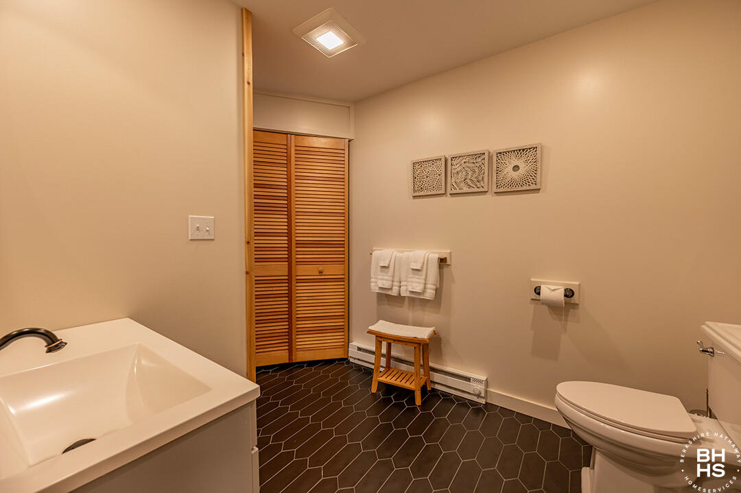 Jay, New York 12941, United States, 4 Bedrooms Bedrooms, ,3 BathroomsBathrooms,Residential,Active,209011