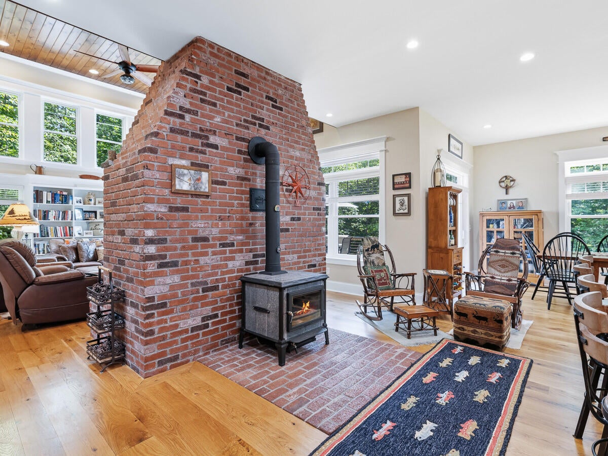 163 Mountain View Lane