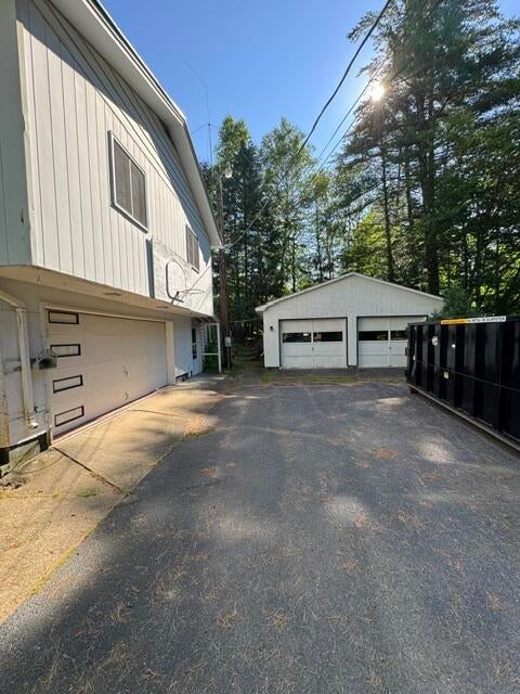 8 Seneca Avenue