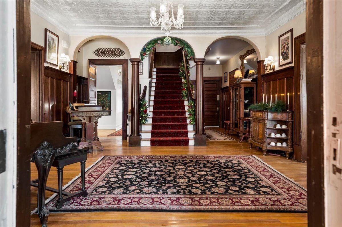 39 Interlaken Avenue