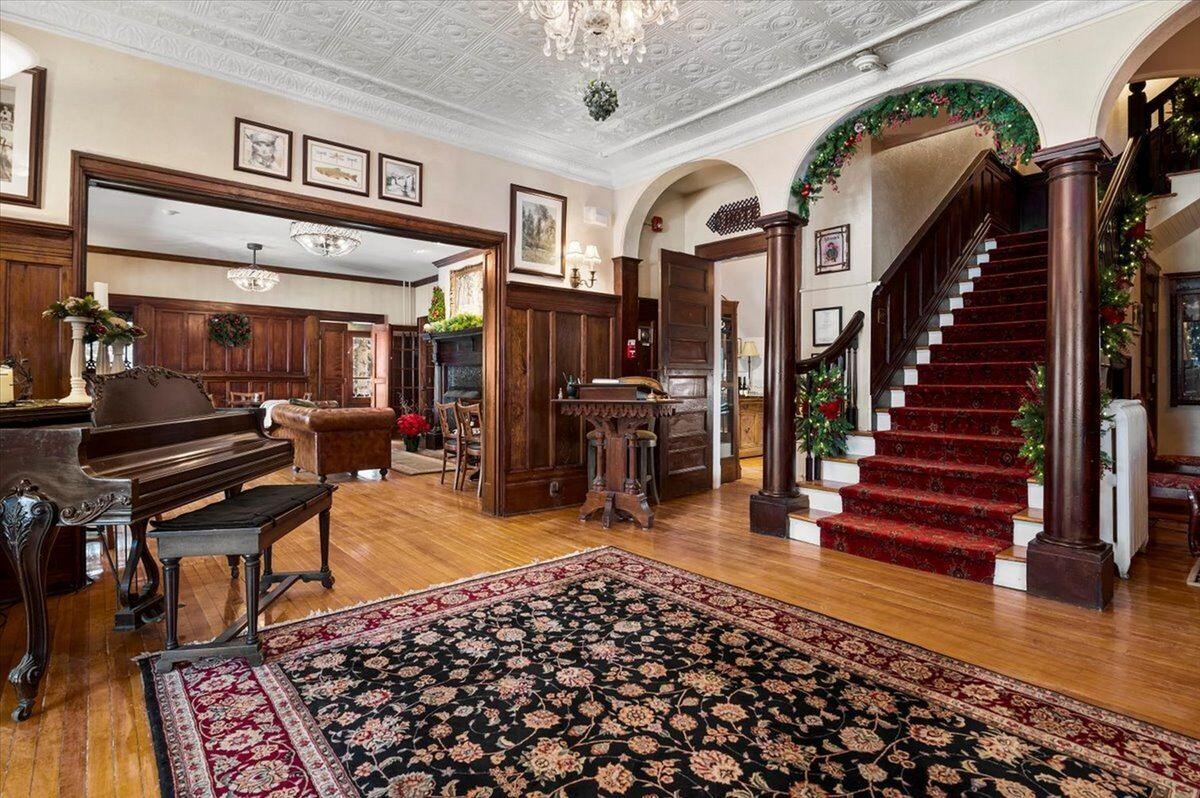 39 Interlaken Avenue