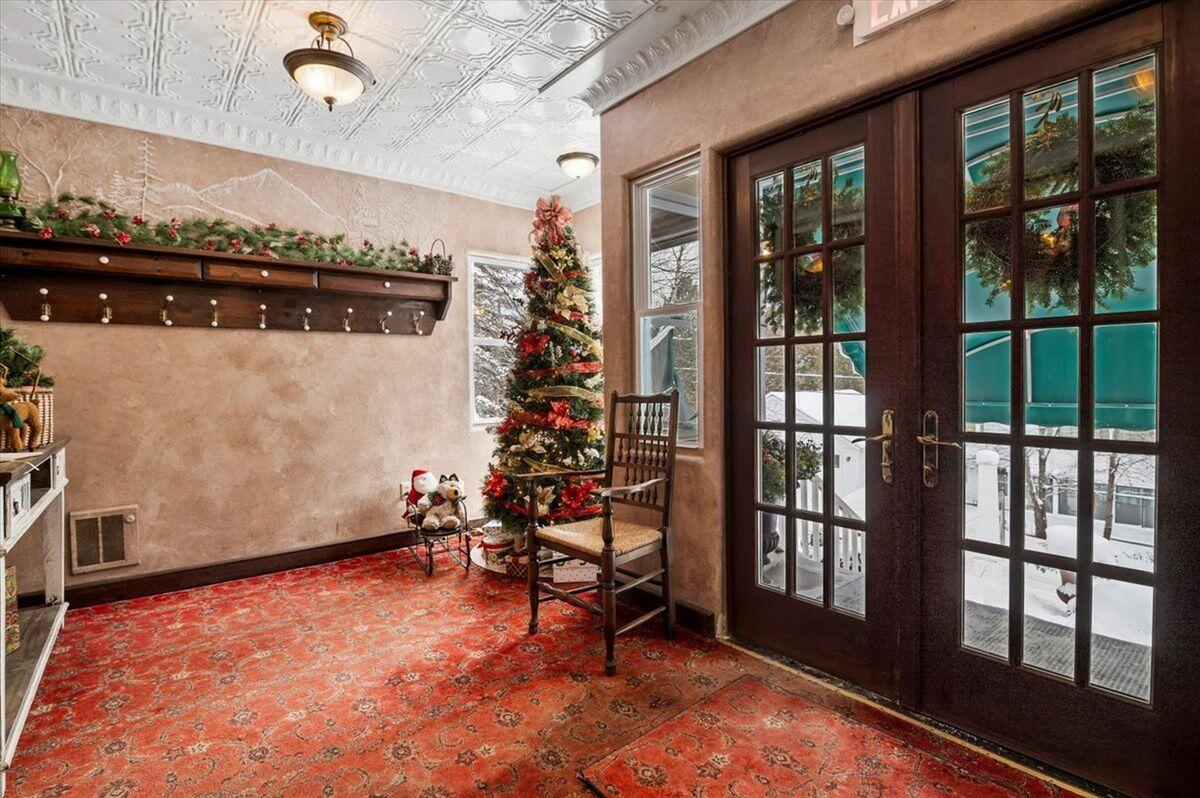 39 Interlaken Avenue