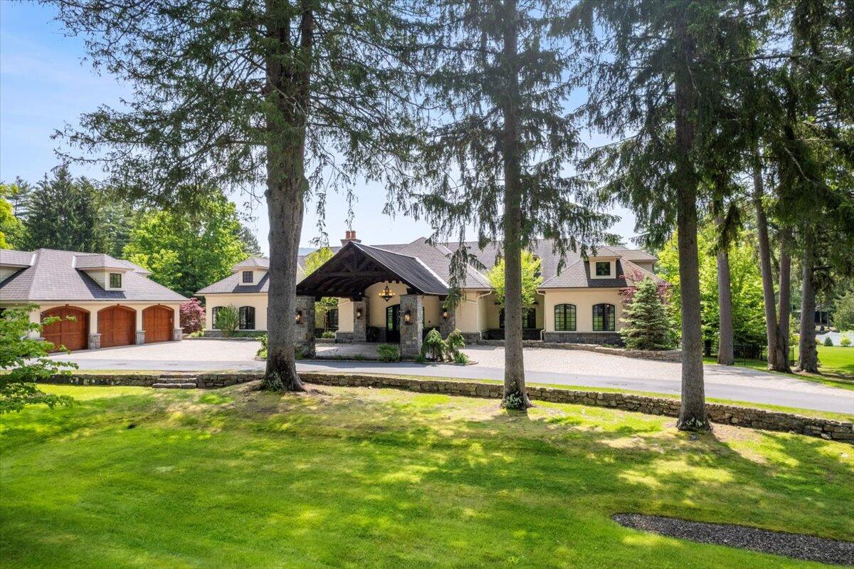 4818 Lake Shore Drive