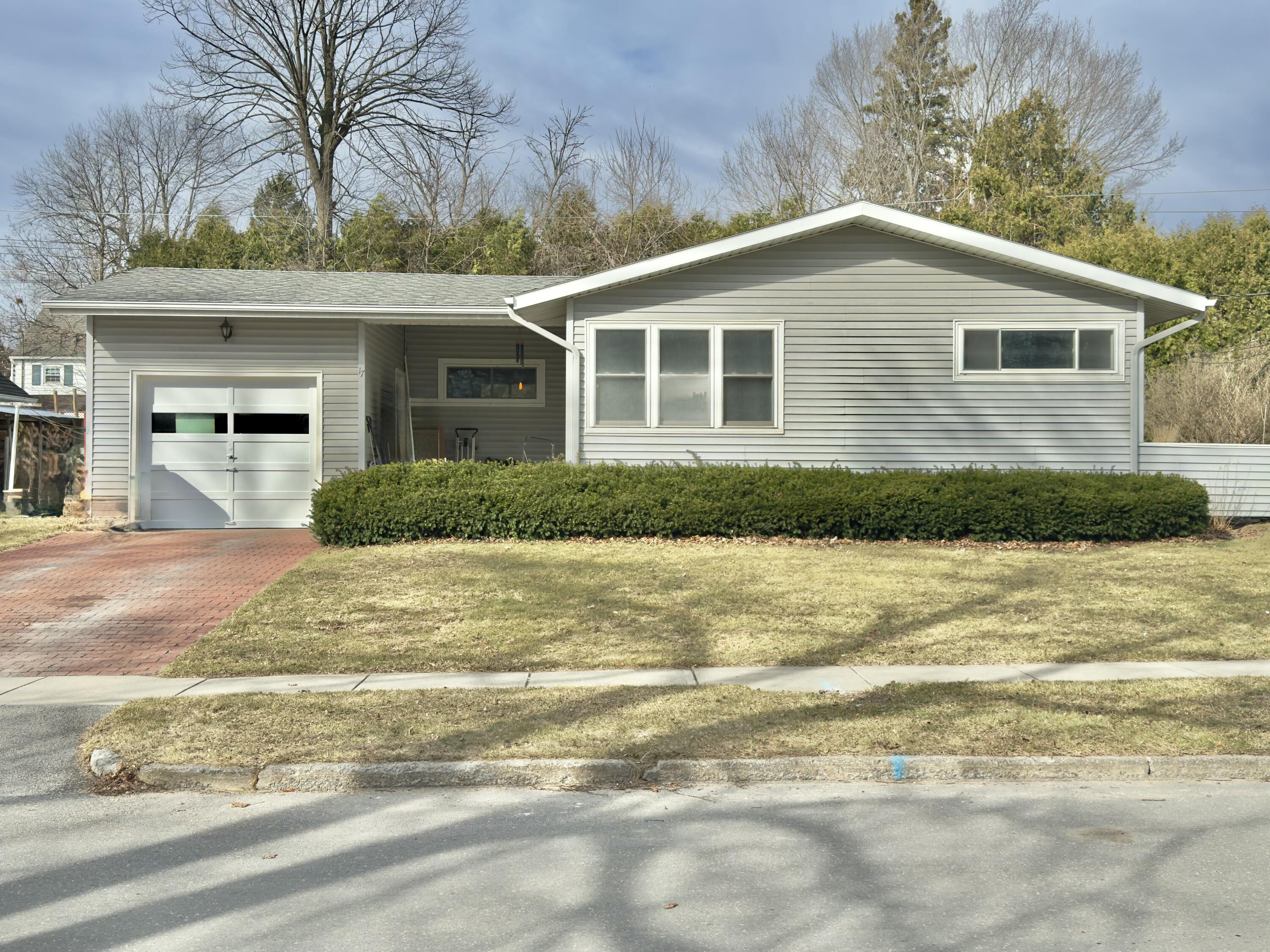 17 Addoms Street, Plattsburgh, New York image 1