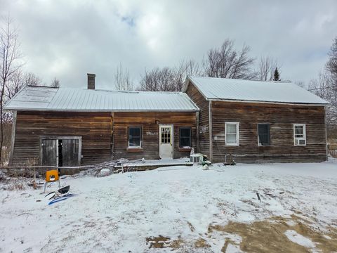 Homes For Sale - 49 Elbow Road<br/> Franklin County, North Bangor, NY 12966
