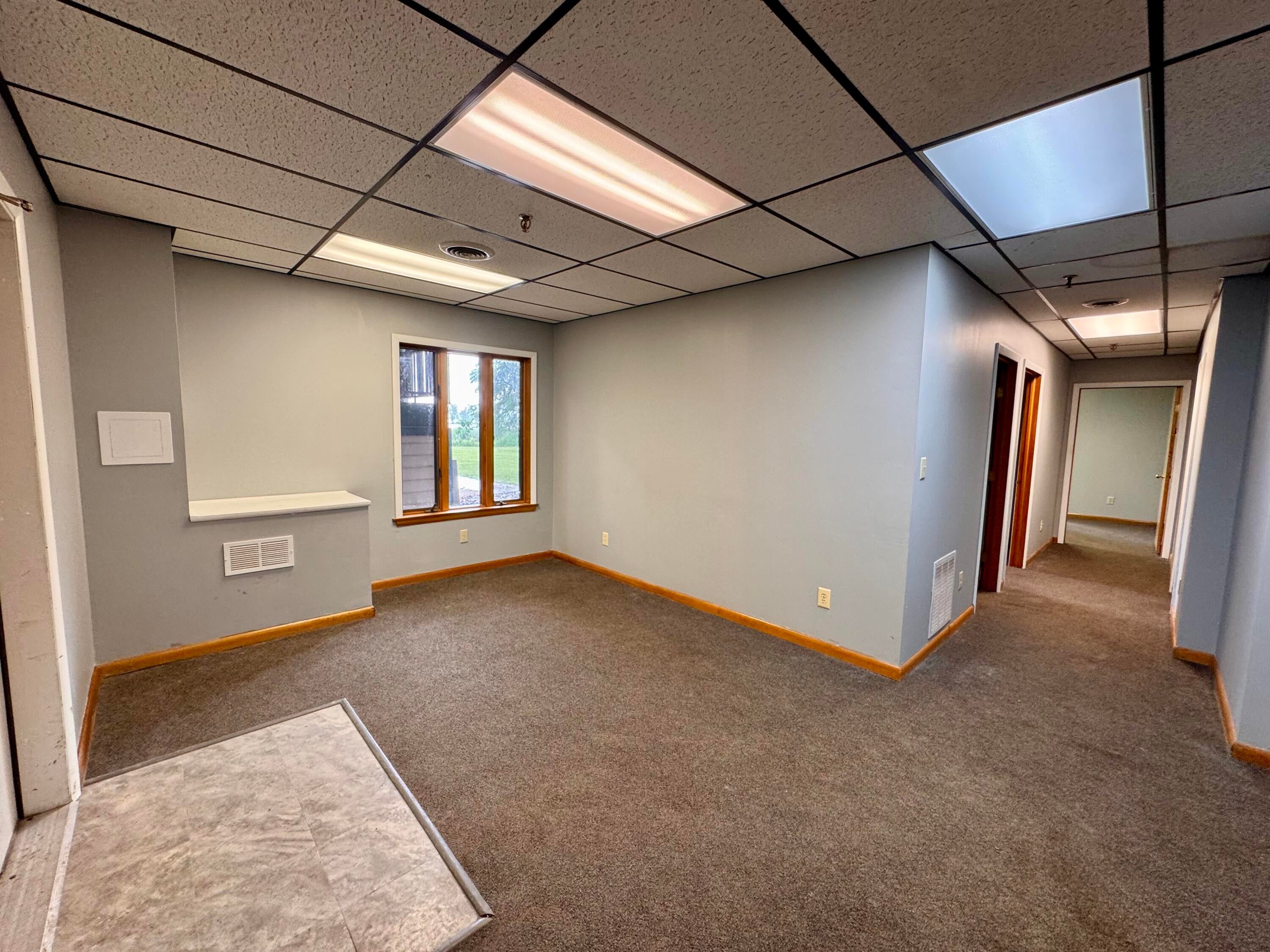 109/209 W Bay Plaza