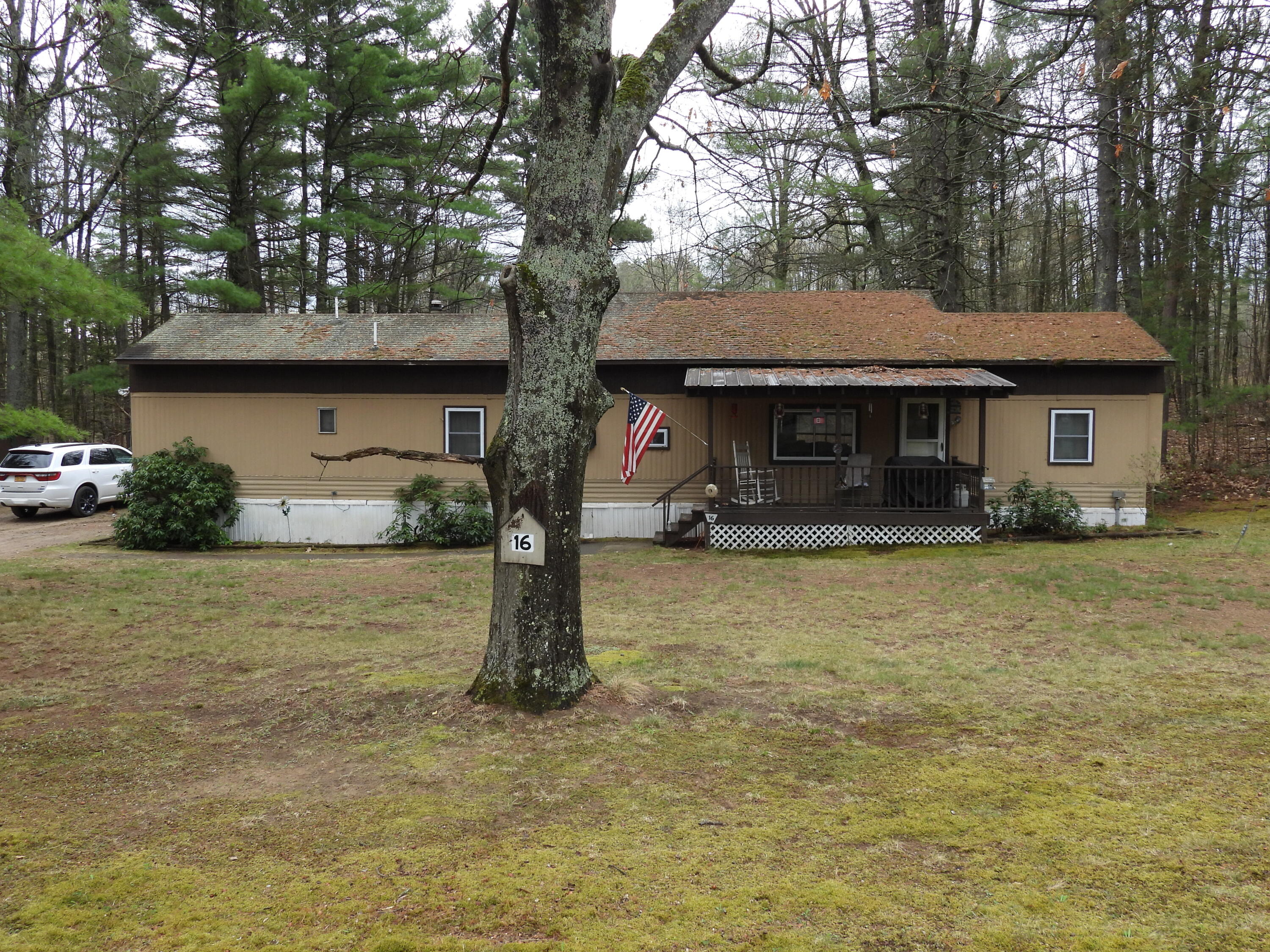 16 Venne Avenue, Morrisonville, New York image 2