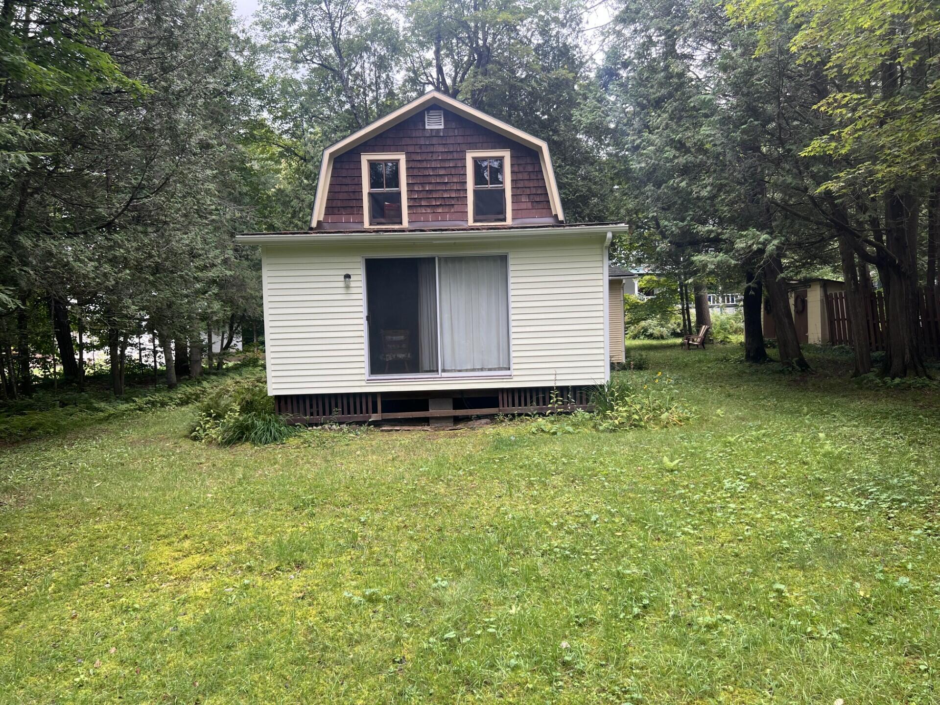 12 Hawley Avenue