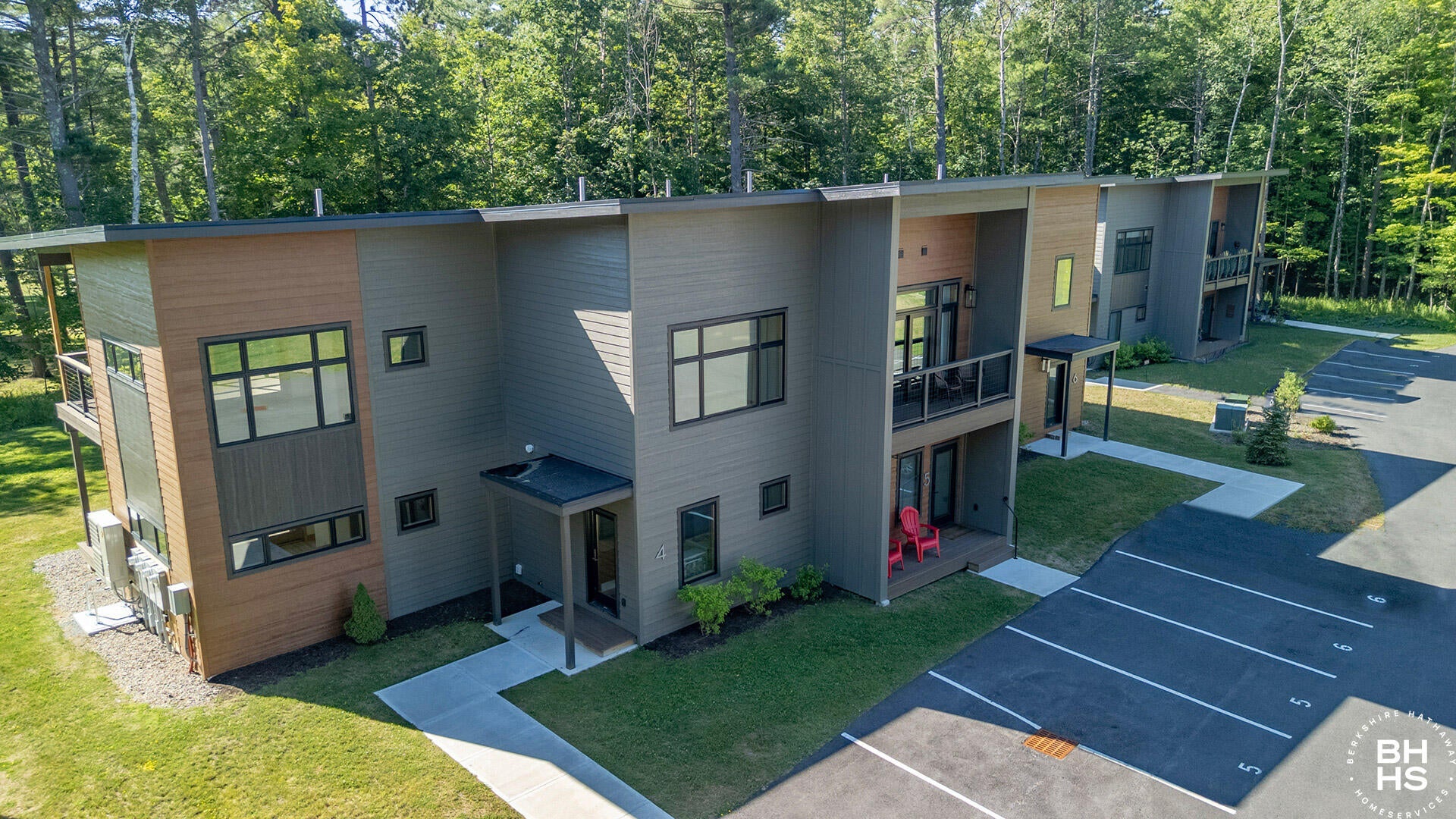 28 Bowman Lane 4