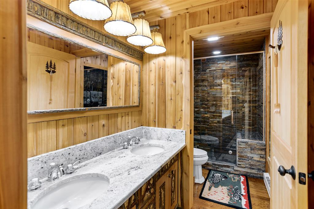 Lake Placid, New York 12946, United States, 9 Bedrooms Bedrooms, ,9 BathroomsBathrooms,Residential,Active,125895