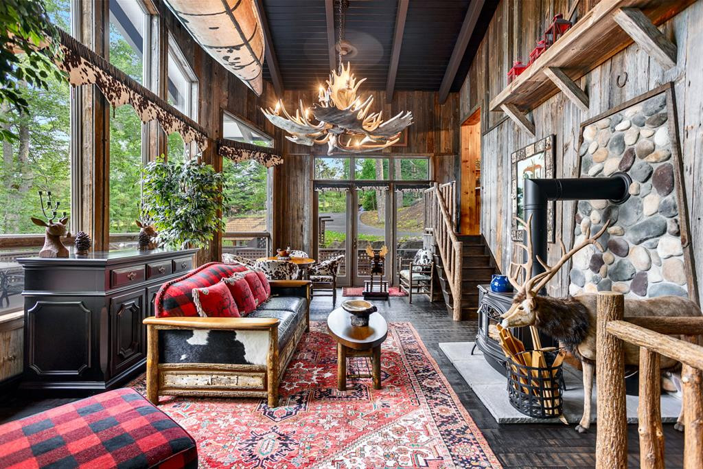 Lake Placid, New York 12946, United States, 9 Bedrooms Bedrooms, ,9 BathroomsBathrooms,Residential,Active,125895