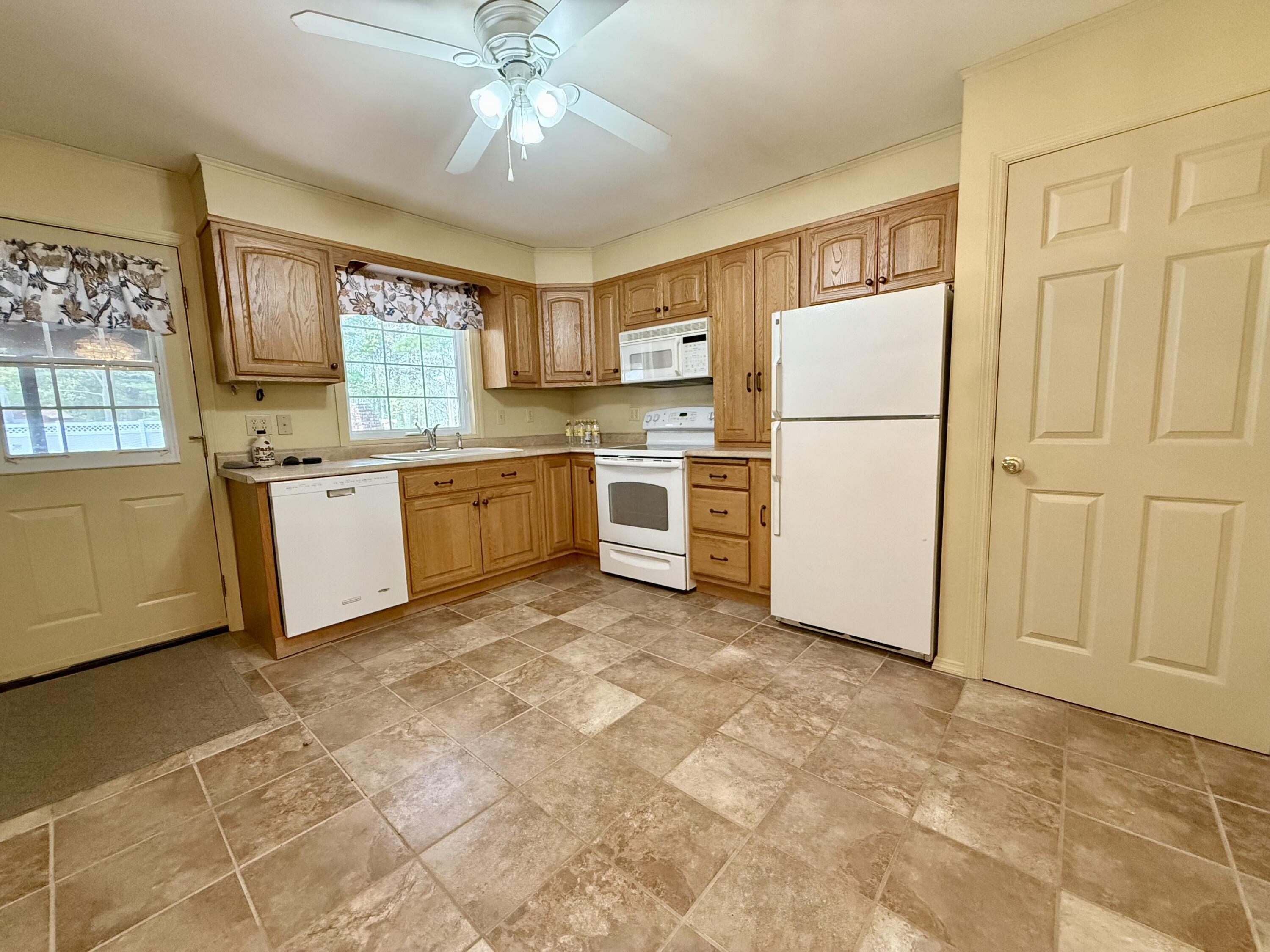 73 Rand Hill Road Rd, Morrisonville, New York image 2