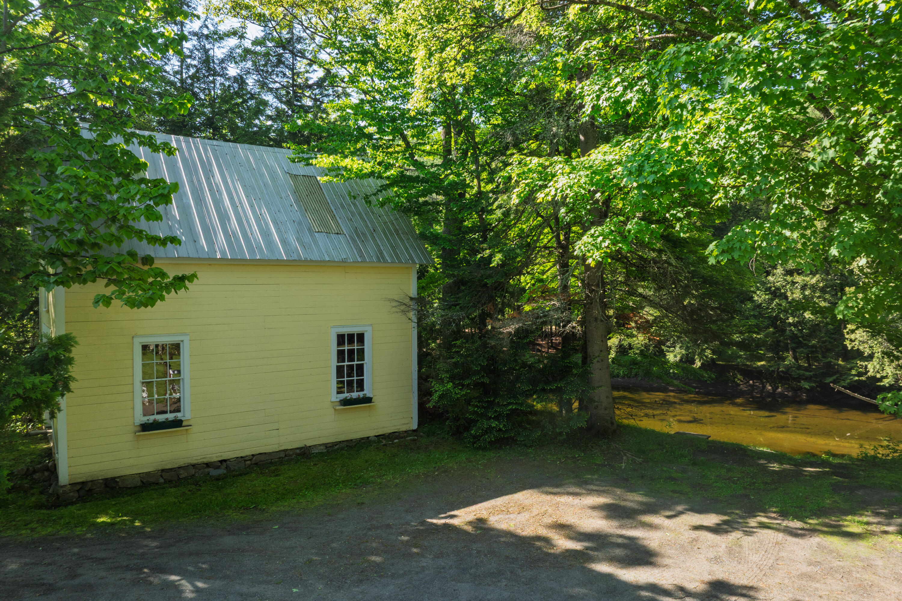 8219 River Street, Elizabethtown, New York image 9