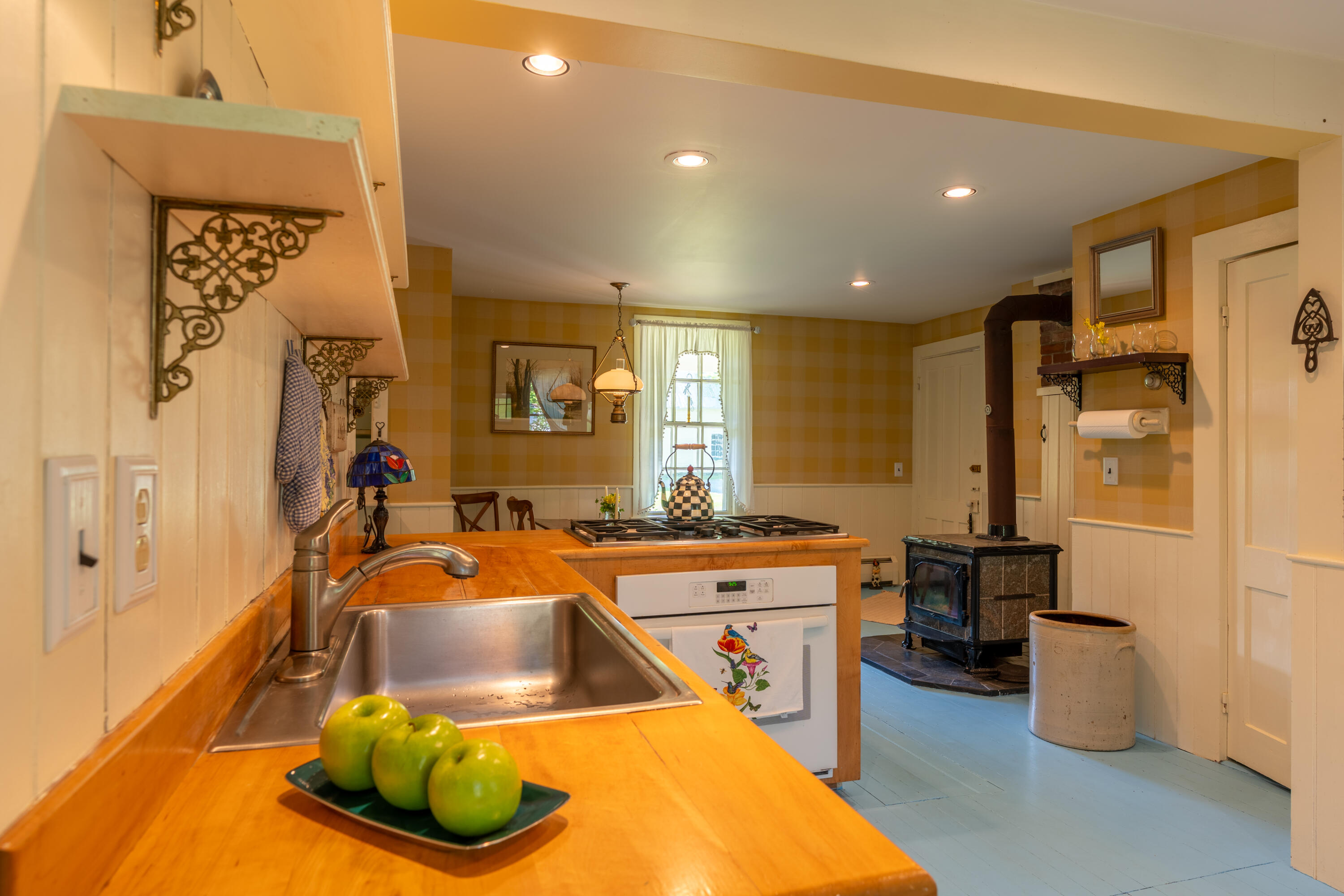 8219 River Street, Elizabethtown, New York image 21