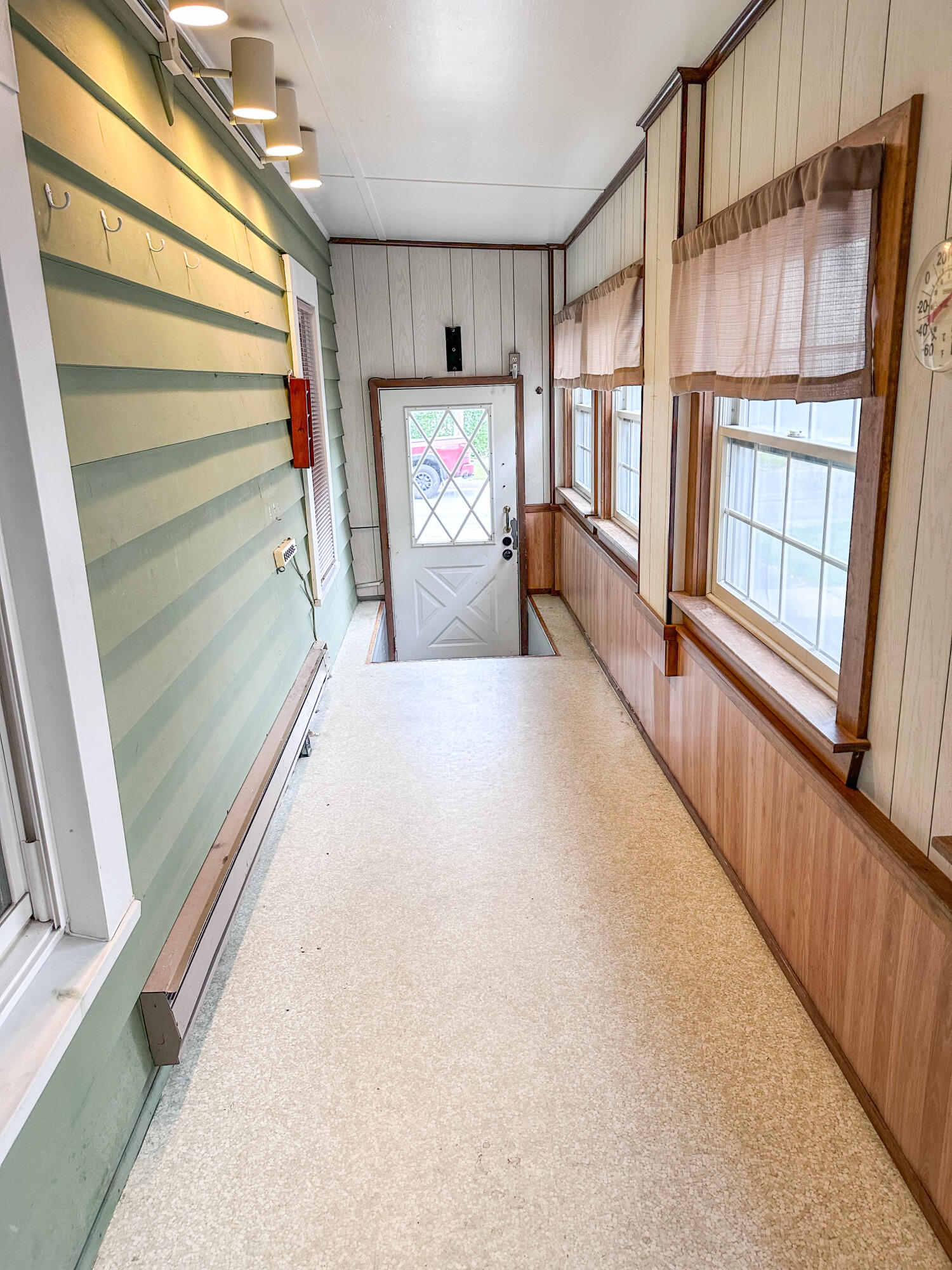 75 Champlain Street, Plattsburgh, New York image 3