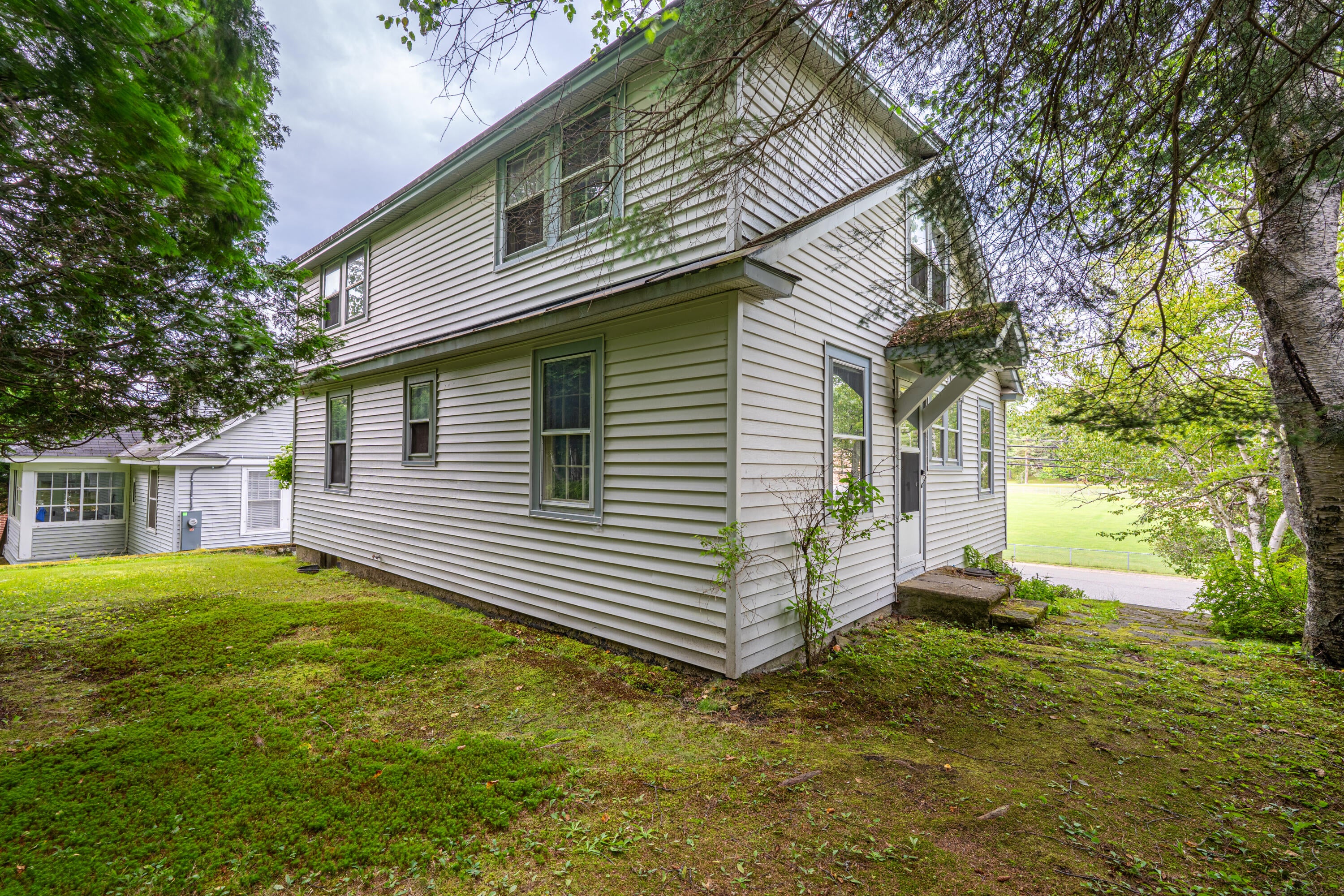 102 Petrova Avenue