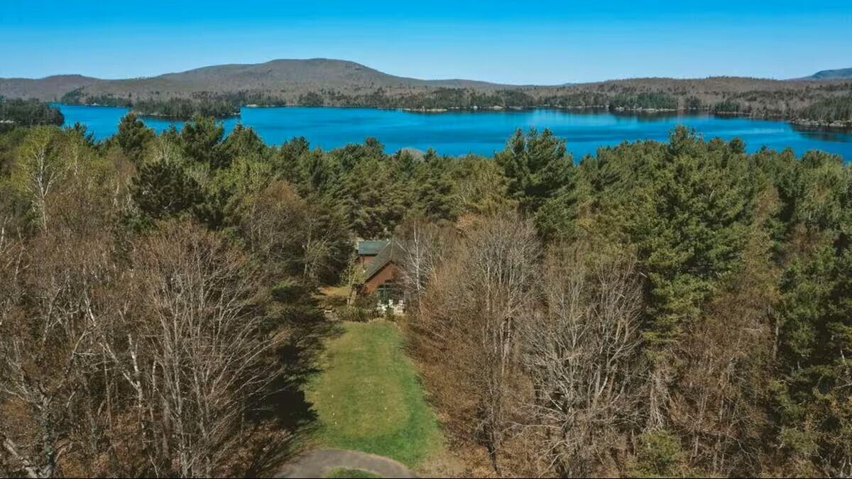 12 Eagle Drive