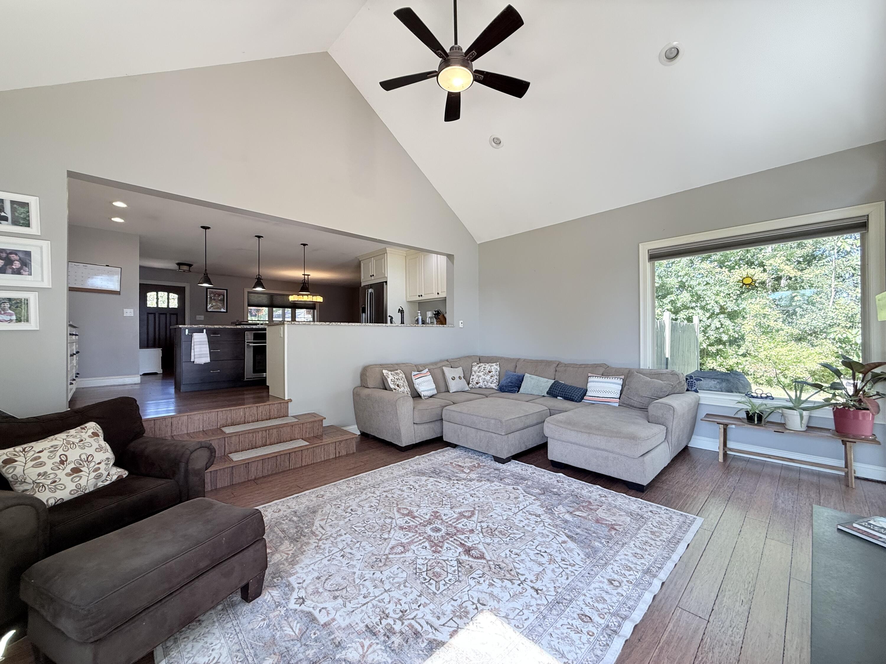 1322 Lake Shore Road