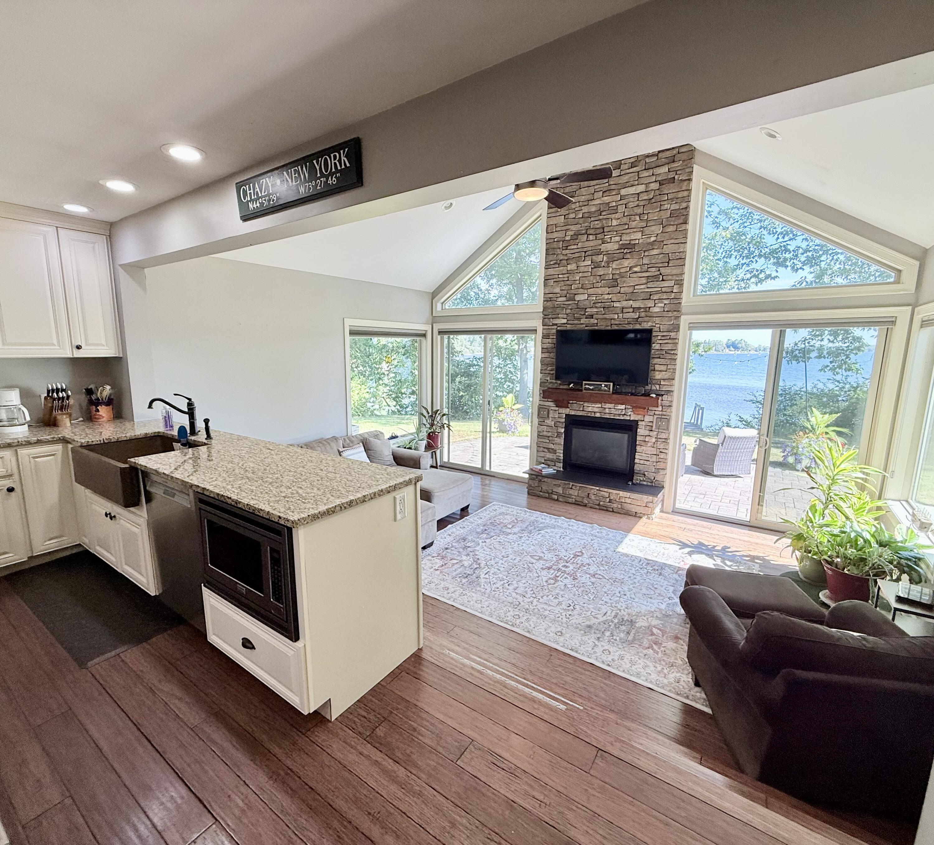 1322 Lake Shore Road