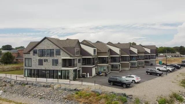 8 Lennox Way