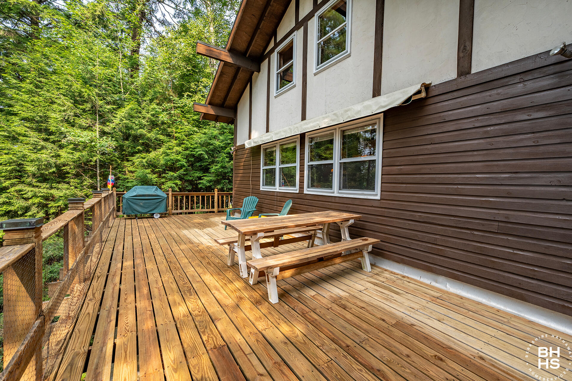 Saranac Lake, New York 12983, United States, 2 Bedrooms Bedrooms, ,1 BathroomBathrooms,Residential,Active,187909