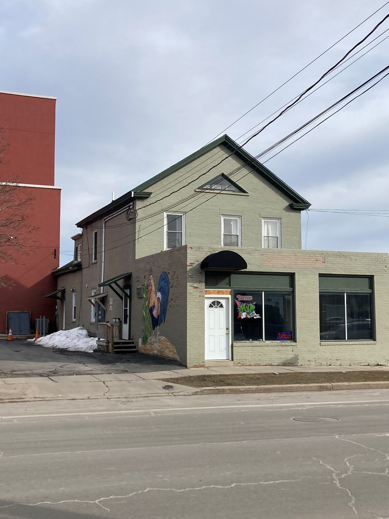 10 Oak Street