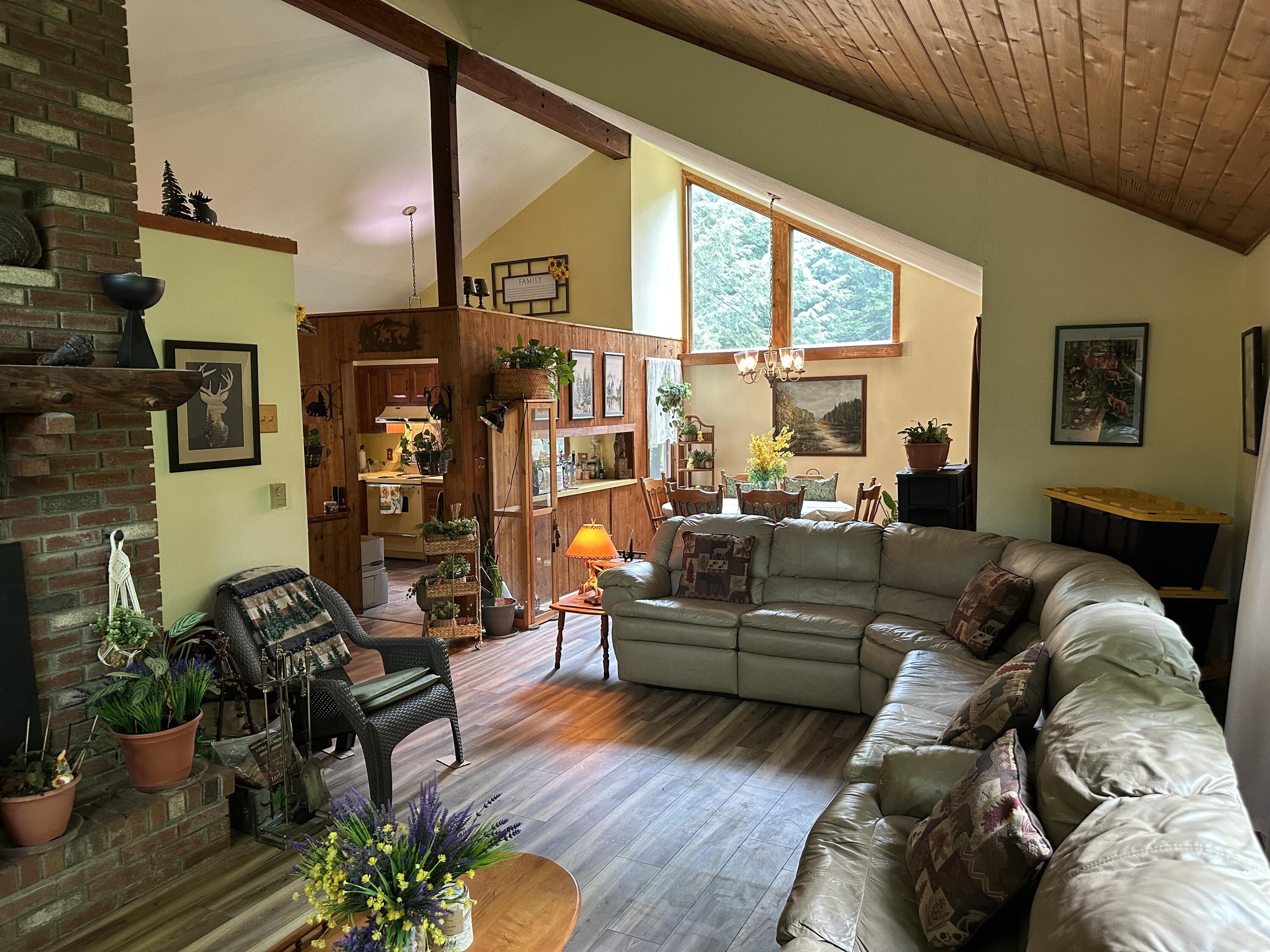 11 Tamarac Drive