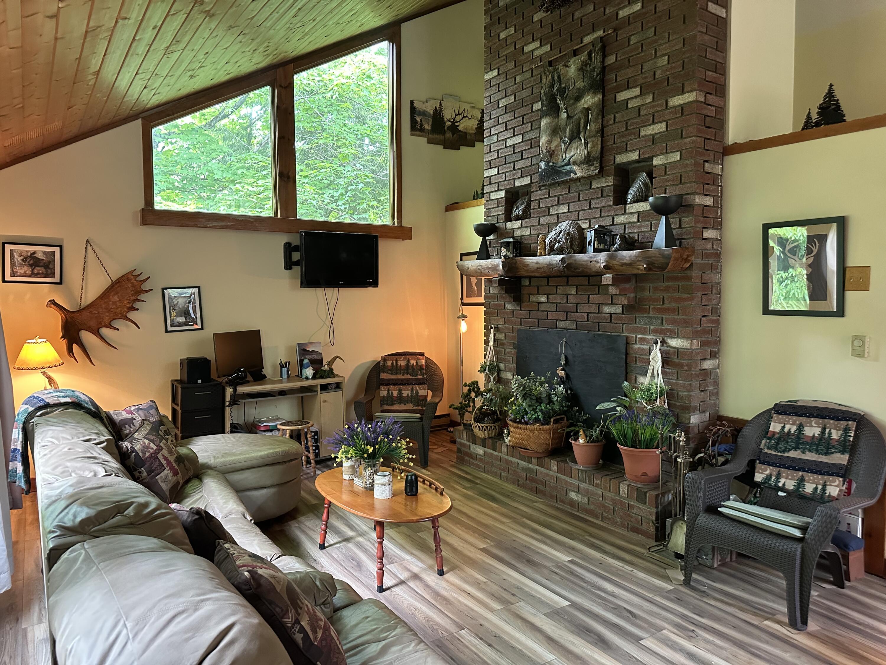 11 Tamarac Drive