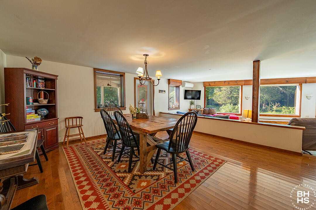 Wilmington, New York 12997, United States, 3 Bedrooms Bedrooms, ,2 BathroomsBathrooms,Residential,Active,212057