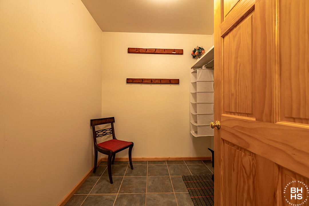 Wilmington, New York 12997, United States, 3 Bedrooms Bedrooms, ,2 BathroomsBathrooms,Residential,Active,212057