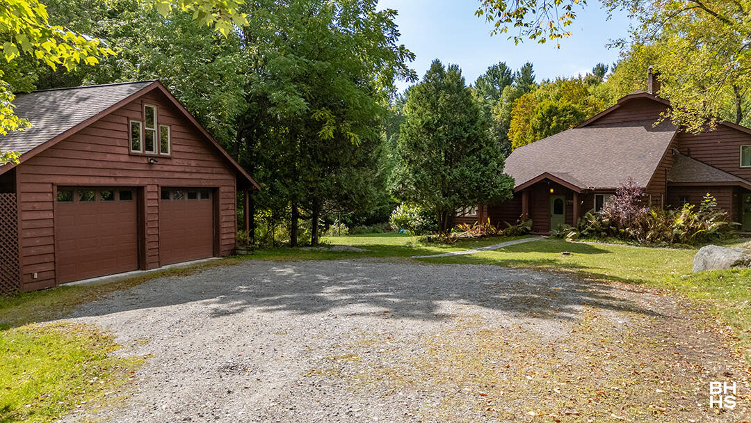 Wilmington, New York 12997, United States, 3 Bedrooms Bedrooms, ,2 BathroomsBathrooms,Residential,Active,212057