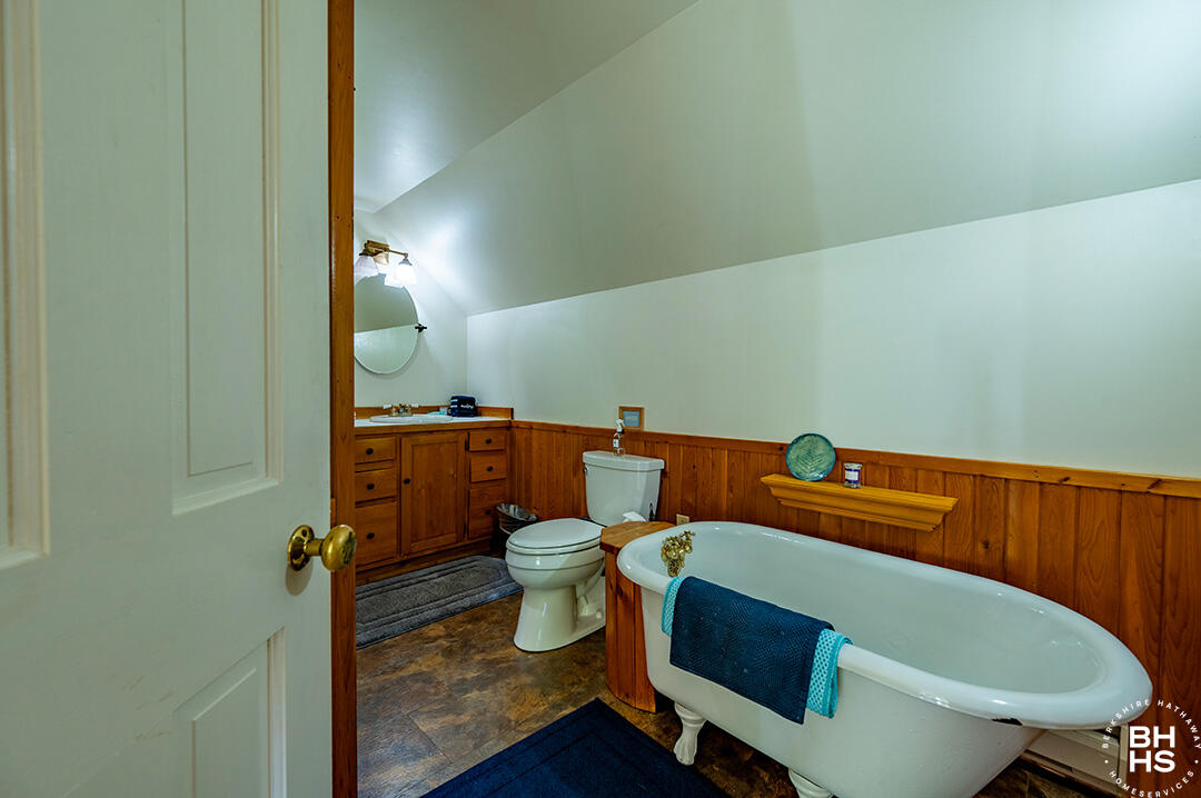 Wilmington, New York 12997, United States, 3 Bedrooms Bedrooms, ,2 BathroomsBathrooms,Residential,Active,212057