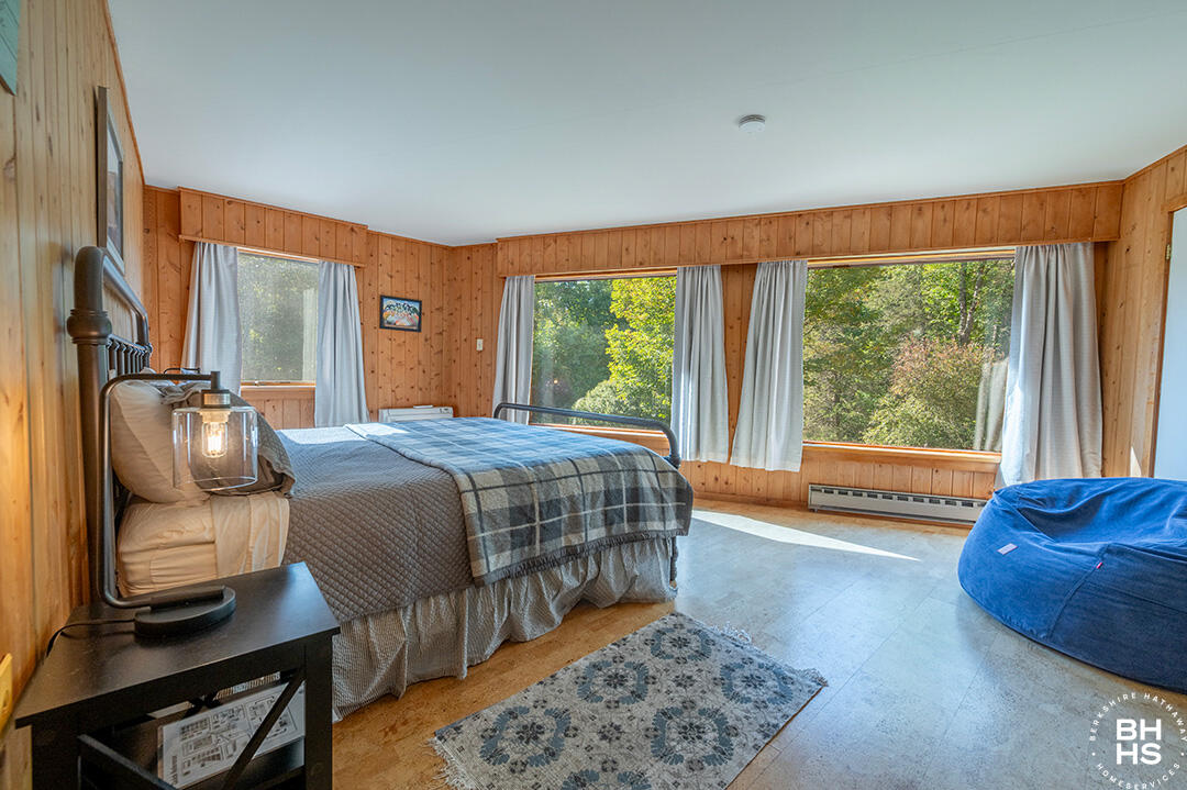 Wilmington, New York 12997, United States, 3 Bedrooms Bedrooms, ,2 BathroomsBathrooms,Residential,Active,212057