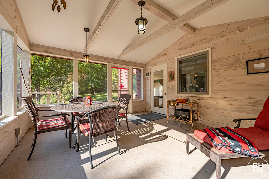 Wilmington, New York 12997, United States, 3 Bedrooms Bedrooms, ,2 BathroomsBathrooms,Residential,Active,212057