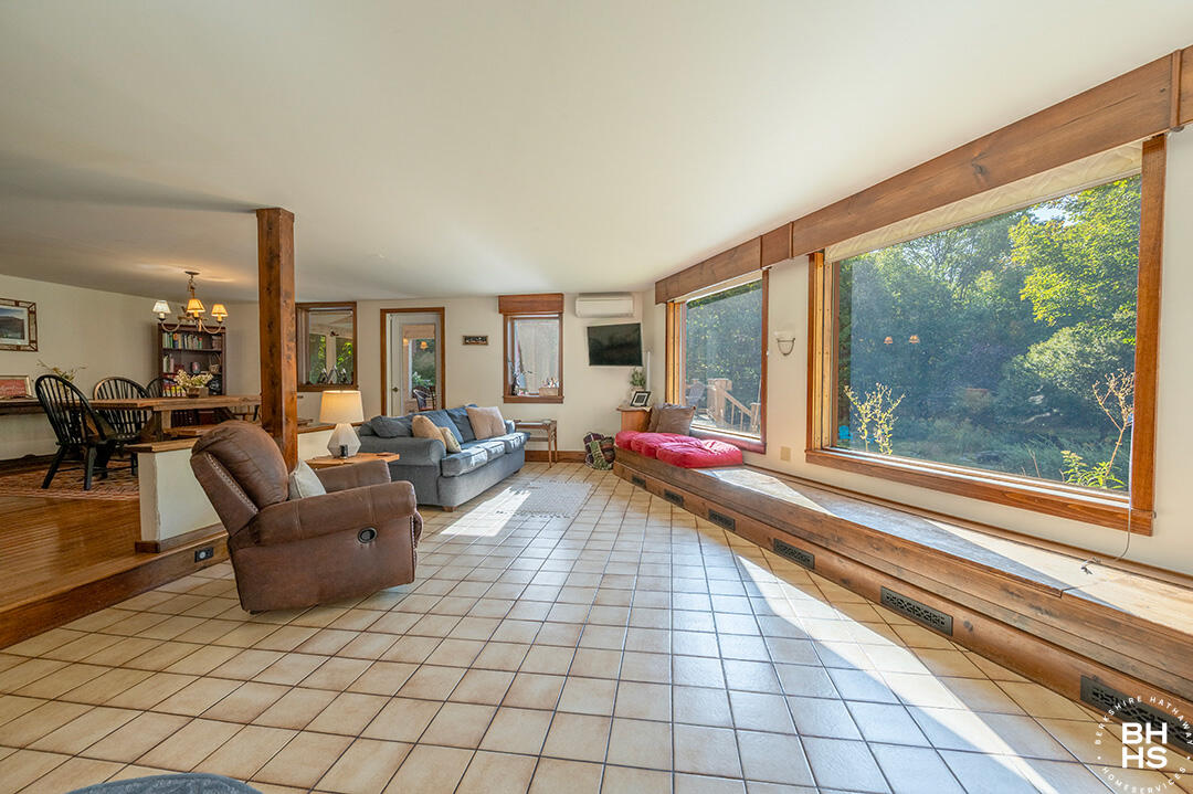 Wilmington, New York 12997, United States, 3 Bedrooms Bedrooms, ,2 BathroomsBathrooms,Residential,Active,212057