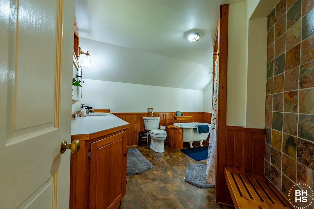 Wilmington, New York 12997, United States, 3 Bedrooms Bedrooms, ,2 BathroomsBathrooms,Residential,Active,212057