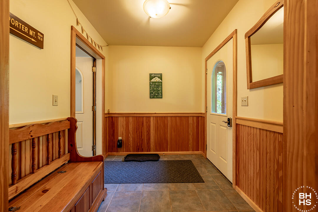 Wilmington, New York 12997, United States, 3 Bedrooms Bedrooms, ,2 BathroomsBathrooms,Residential,Active,212057