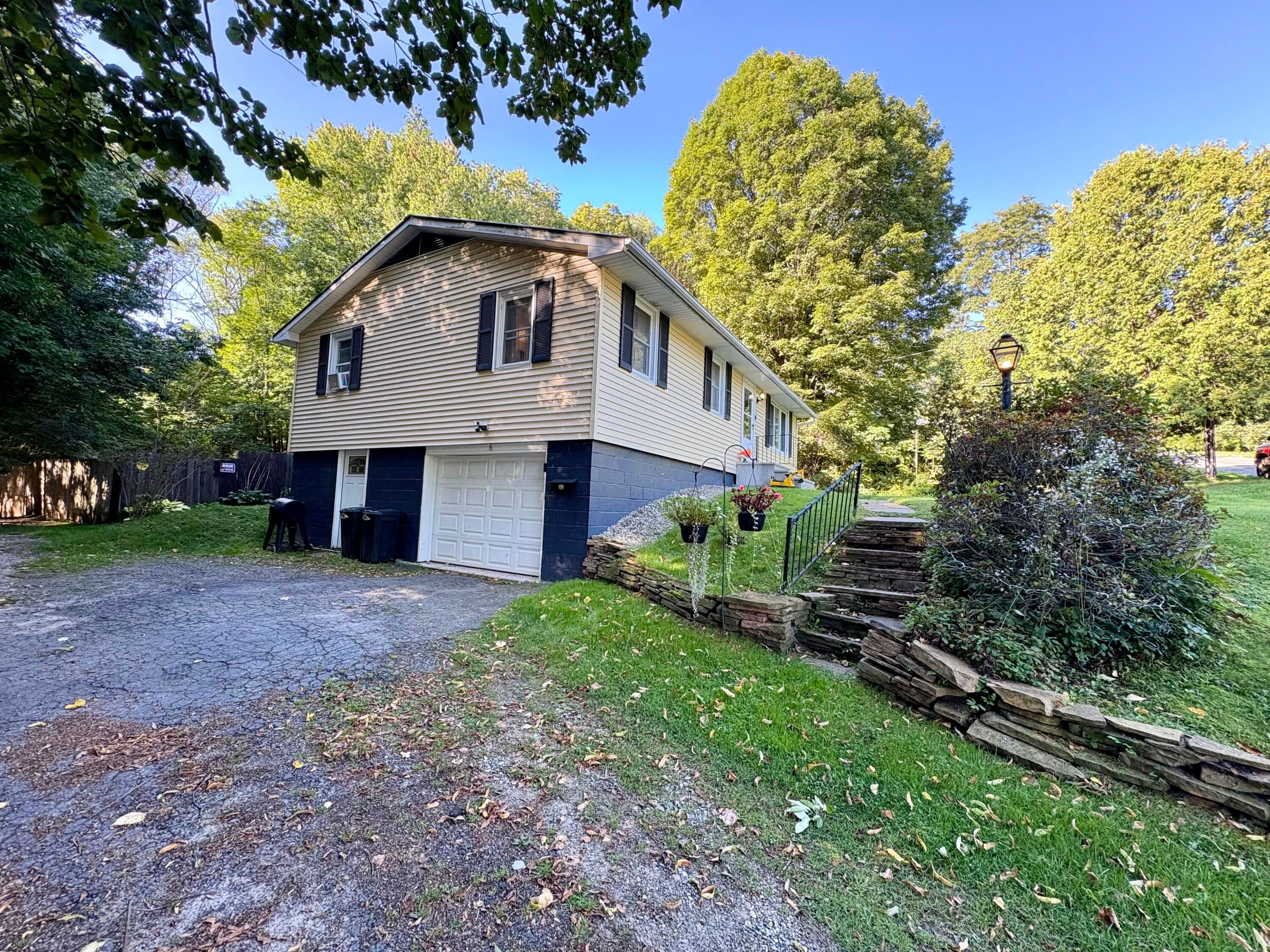 6 Halley Drive