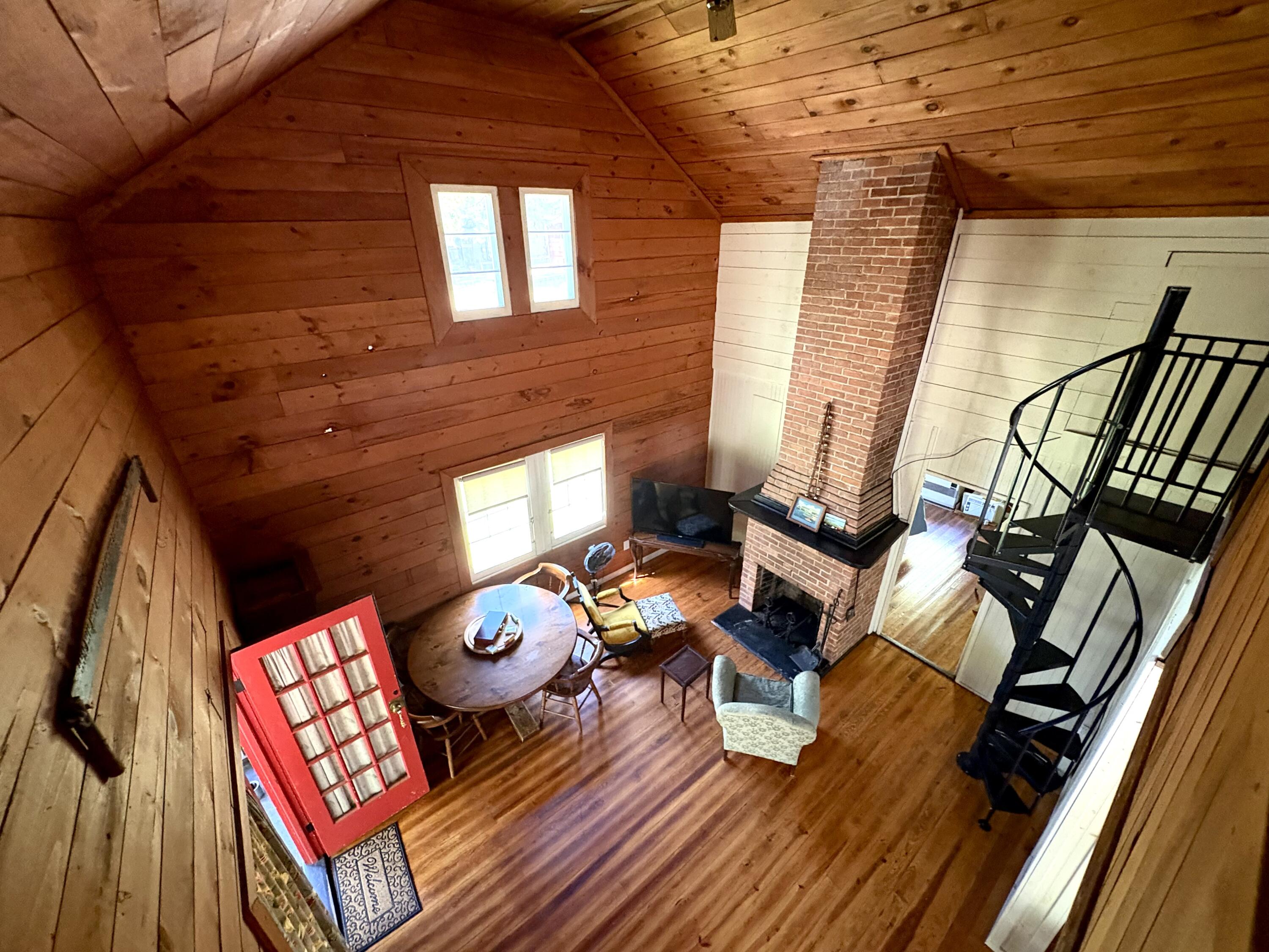 40 Woodland Lane